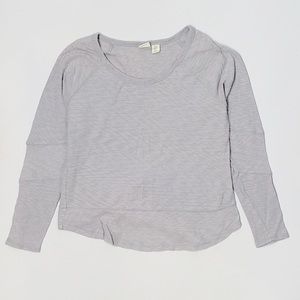 Lucy + Laurel Gray Long Sleeve Shirt